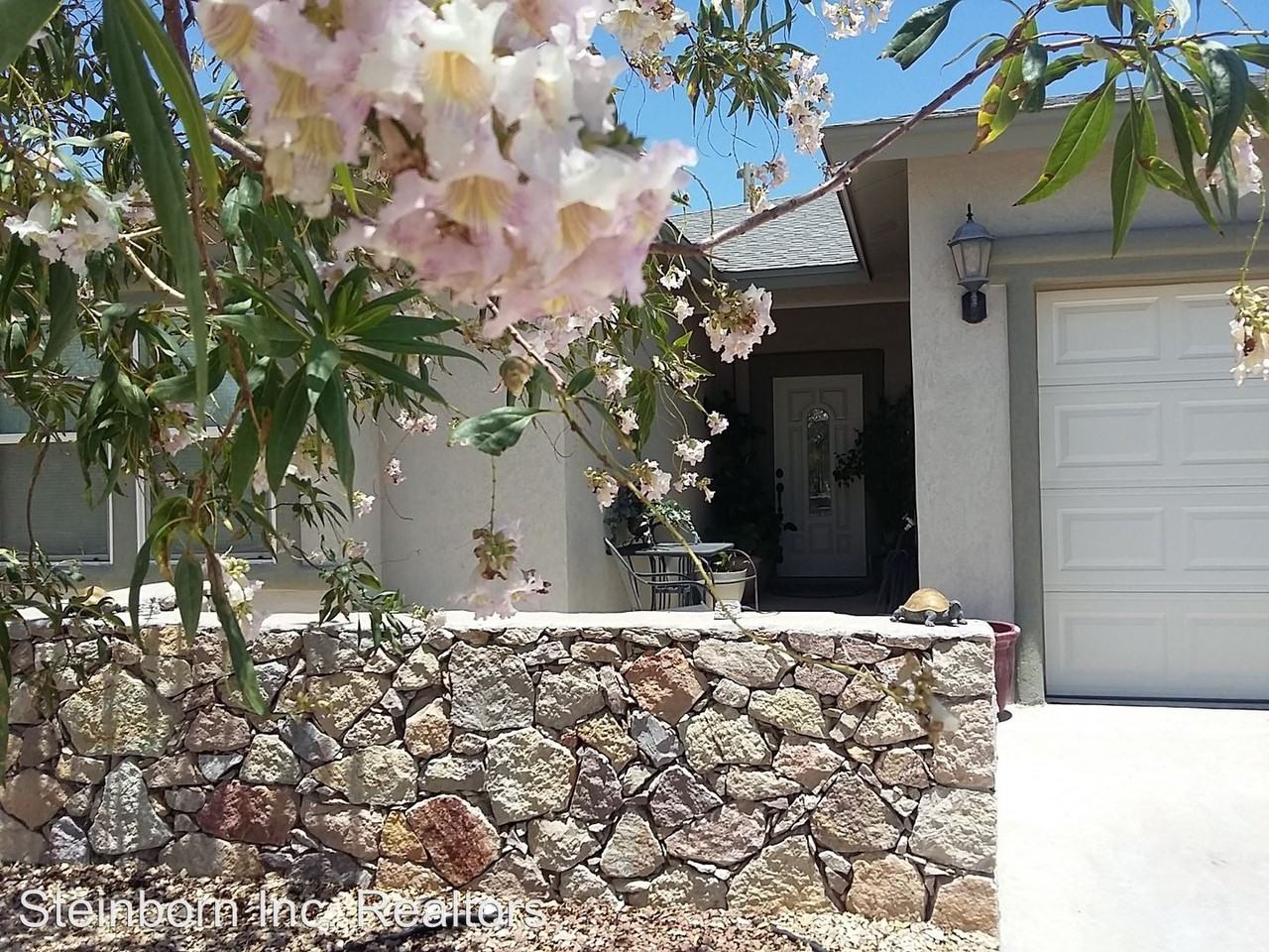 5819 Manchester Dr - Photo 3 of 10