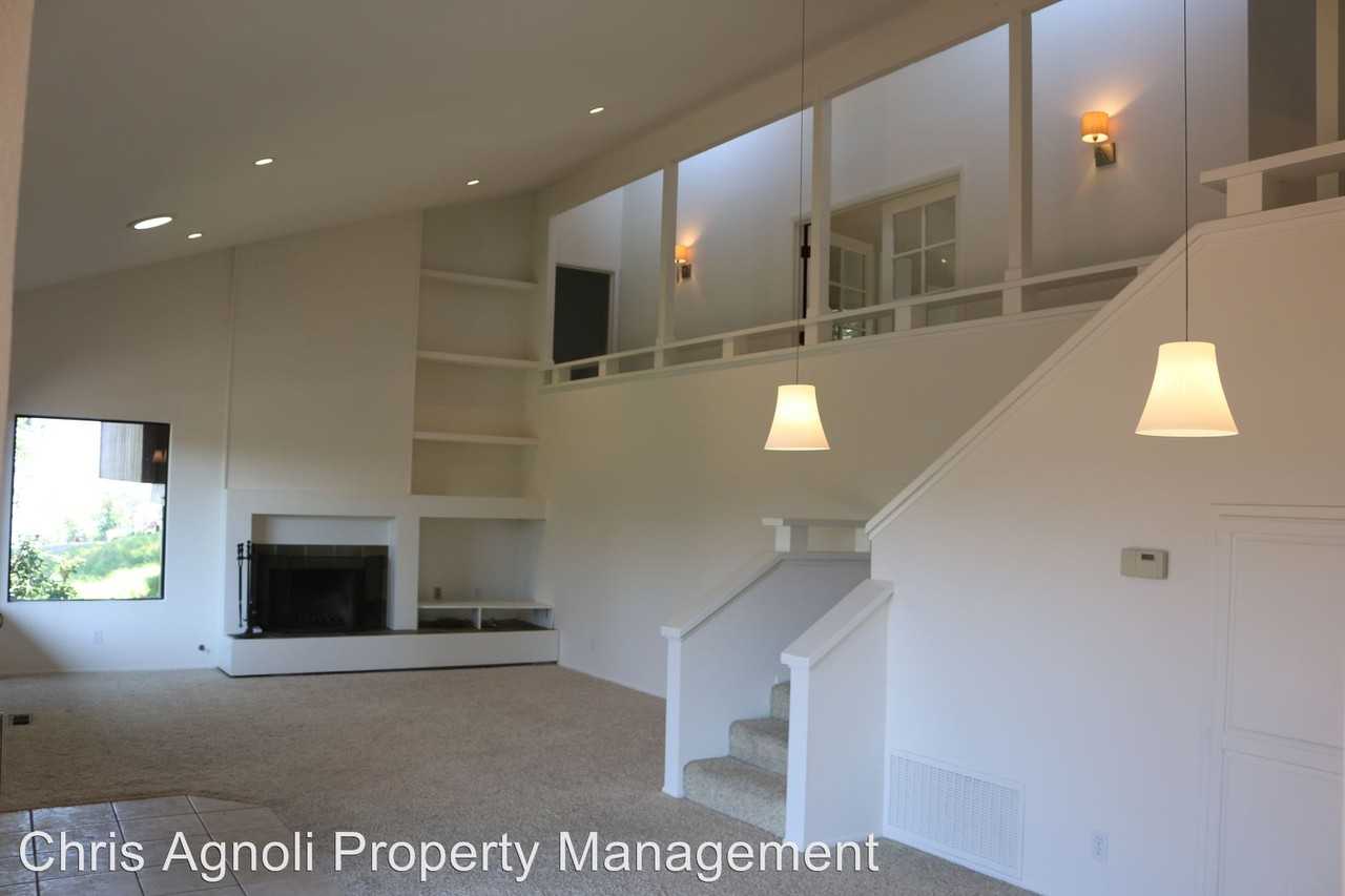 2419 Vista Del Campo - Photo 2 of 18