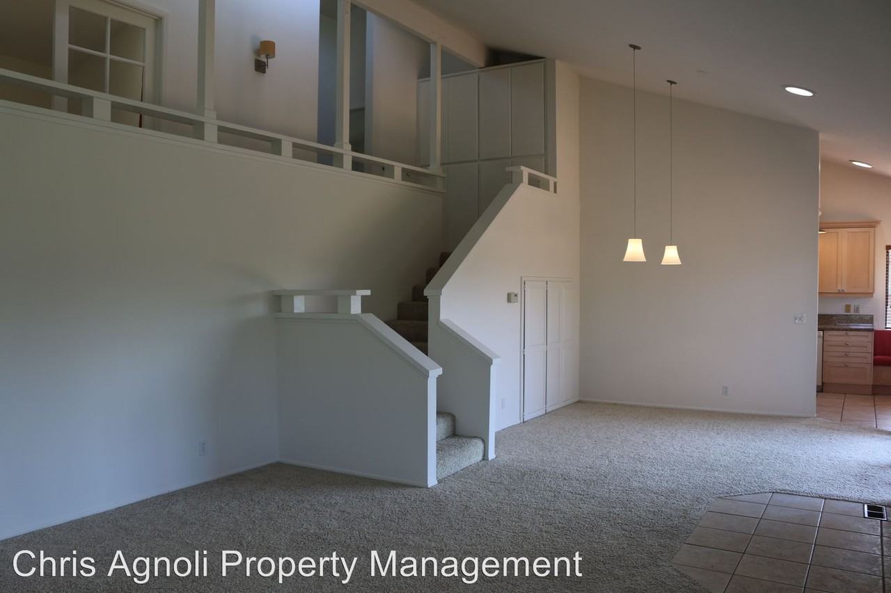 2419 Vista Del Campo - Photo 3 of 18