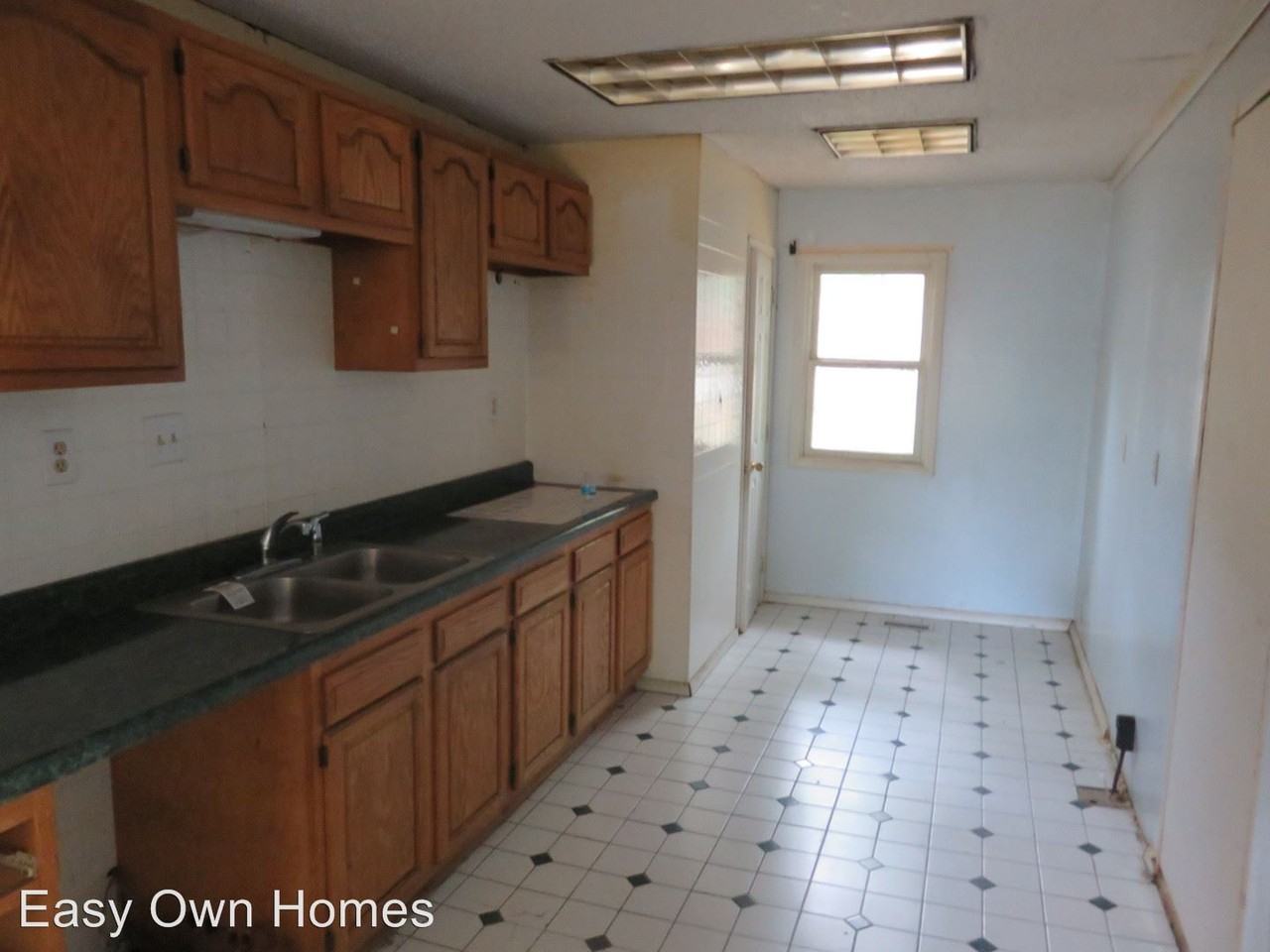 211 Circle Dr - Photo 3 of 20