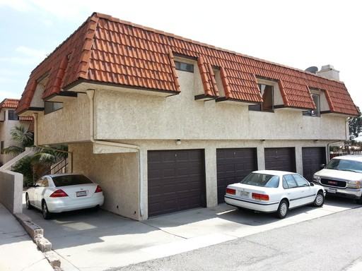 2125 N Temple Ave - Photo 3 of 24