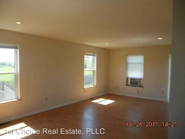 1180 S College Rd - Photo 3 of 11