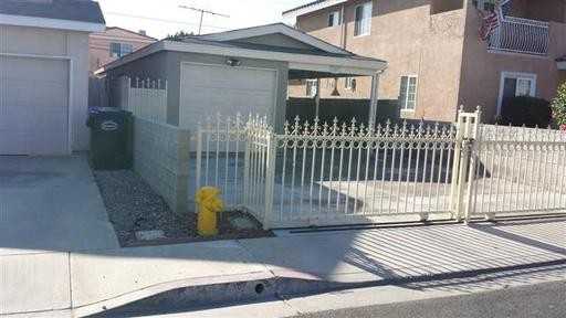 22401 Seine Ave - Photo 2 of 34