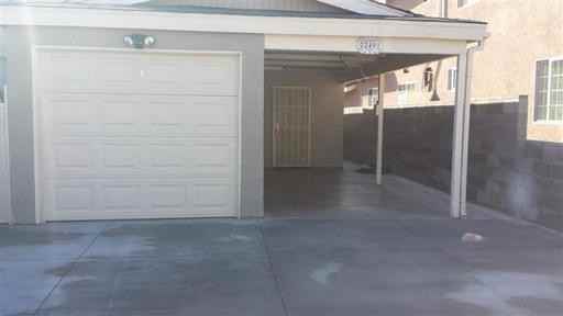 22401 Seine Ave - Photo 3 of 34