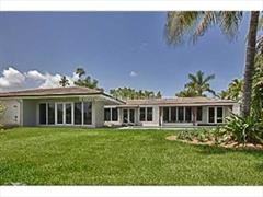 419 Poinciana Dr - Photo 3 of 11