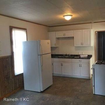 1429 N 28th St - Photo 3 of 7