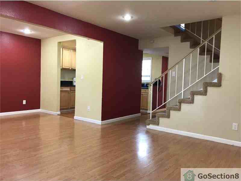 3141 Shofner Pl - Photo 3 of 10