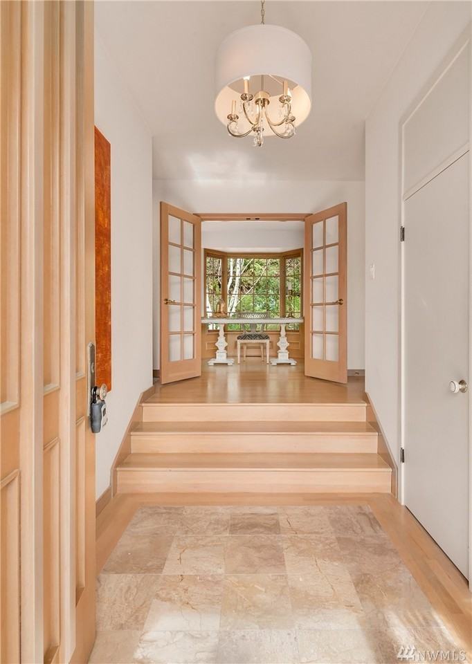 1965 NW Blue Ridge Dr - Photo 2 of 25