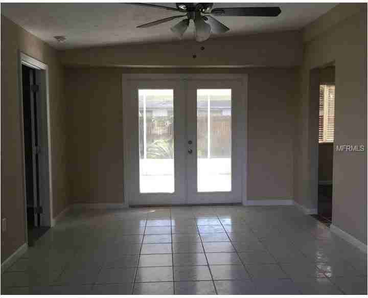 7526 10th Ave N - Photo 2 of 5