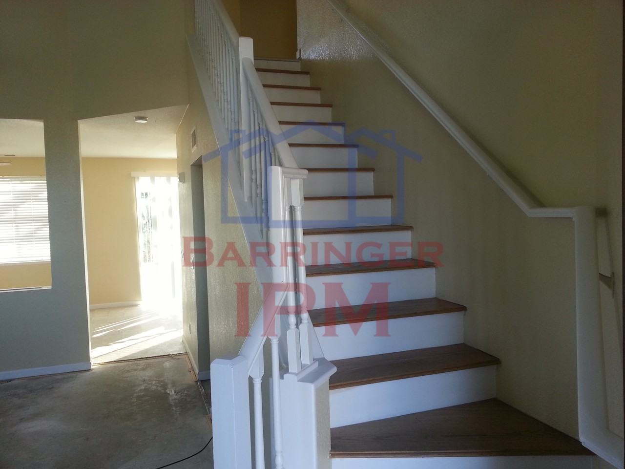 1915 Maplegrove Ln - Photo 2 of 16