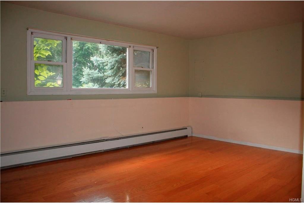 44 S Rockland Ave - Photo 2 of 12