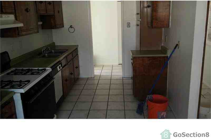 10204 Shipley Ave - Photo 2 of 5