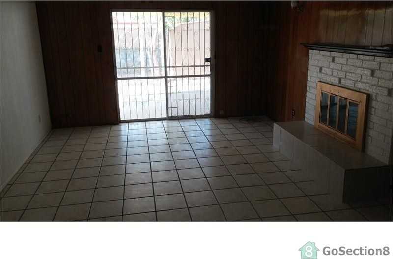 10204 Shipley Ave - Photo 3 of 5