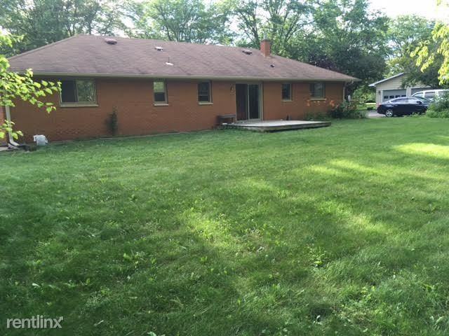 1110 Piccadilly Rd - Photo 2 of 8