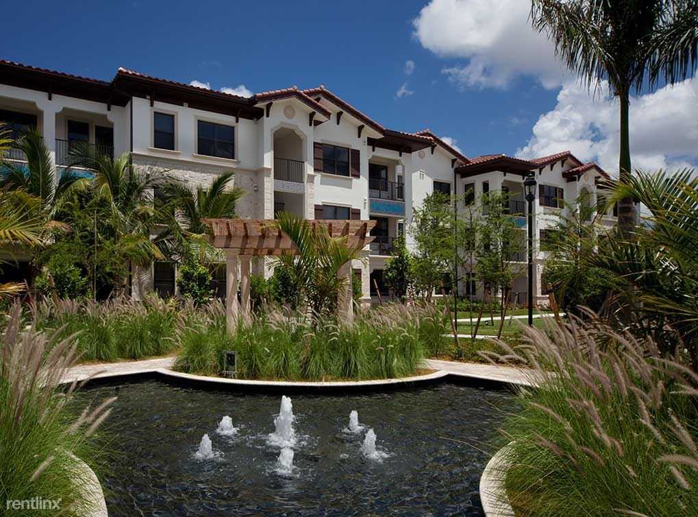 2510 SW 110th Ave - Photo 2 of 10