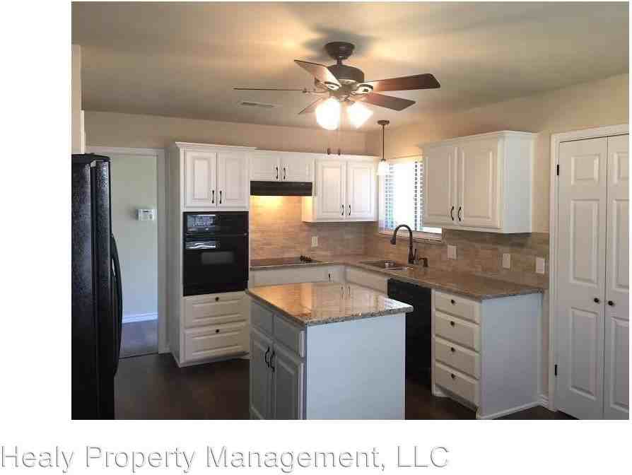 2701 Norwood Ln - Photo 3 of 24