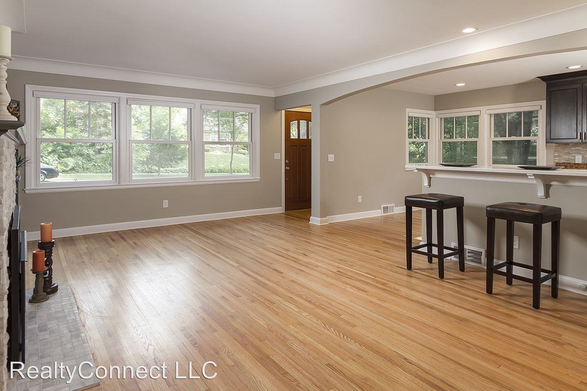 1202 Lakeview Ave S - Photo 2 of 17