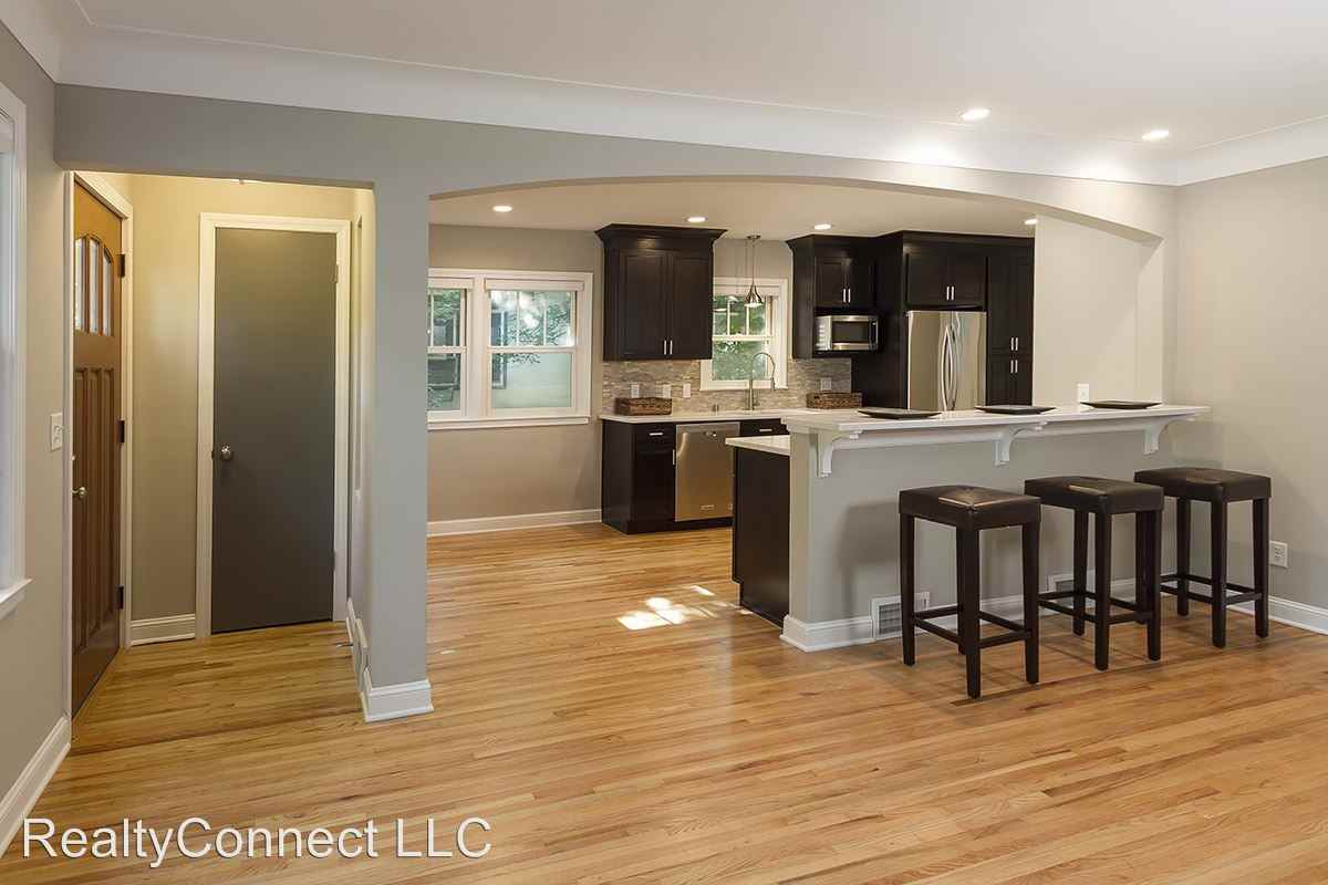 1202 Lakeview Ave S - Photo 3 of 17