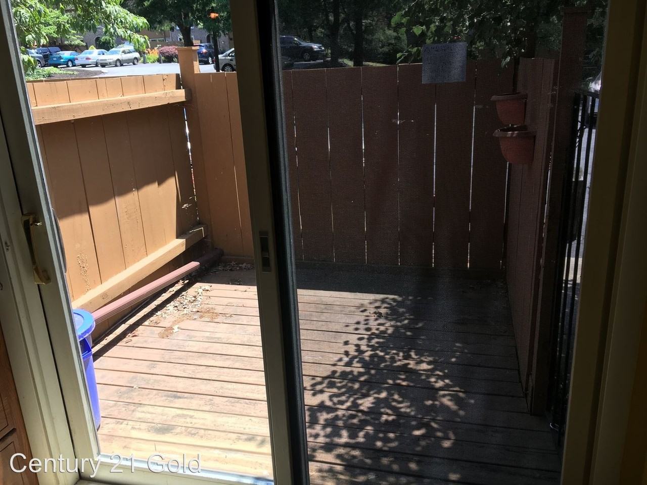 7 Pinehurst Ct - Photo 3 of 10