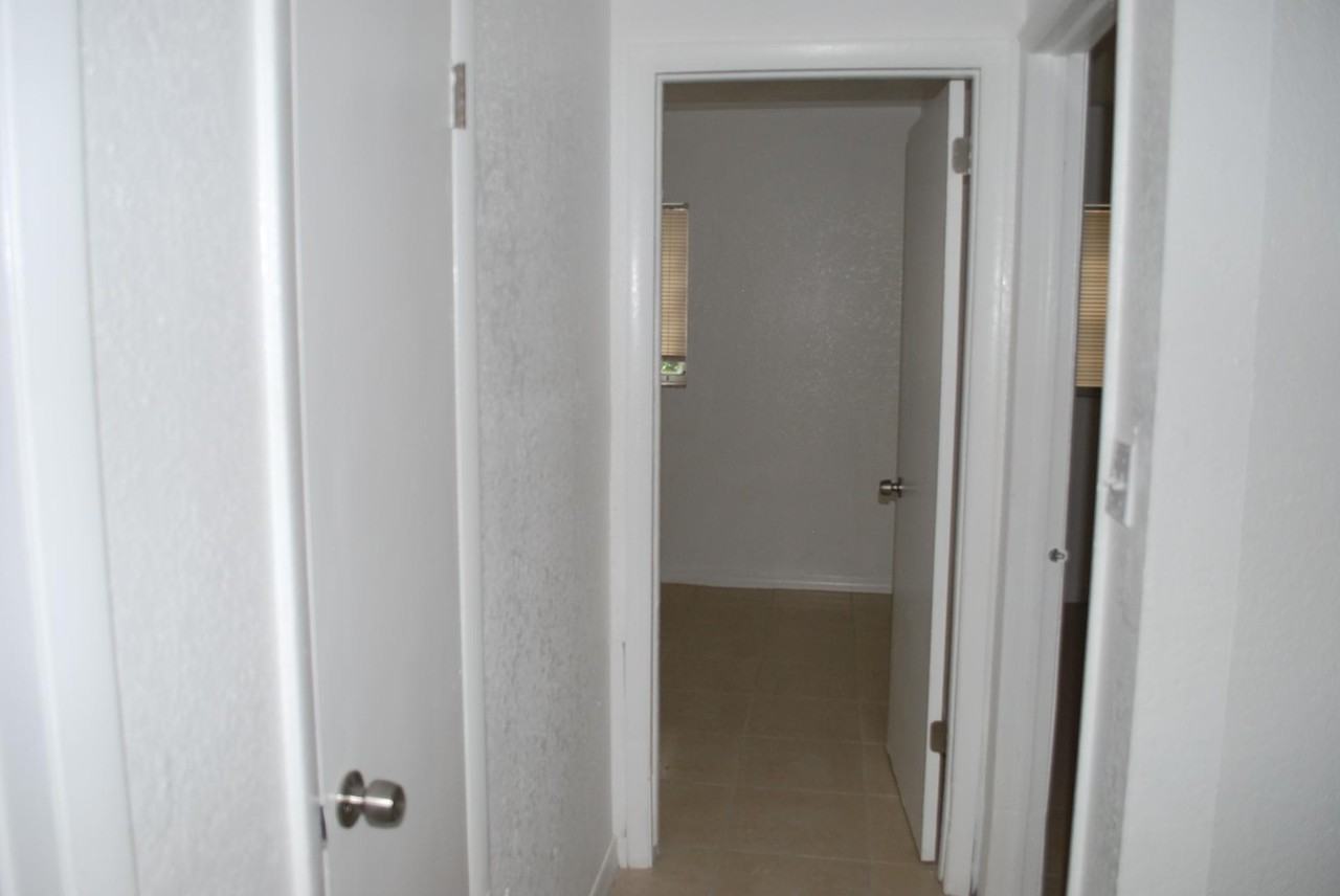 1816 E Wood St - Photo 2 of 24