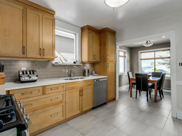 2855 Kitchener St - Photo 2 of 11