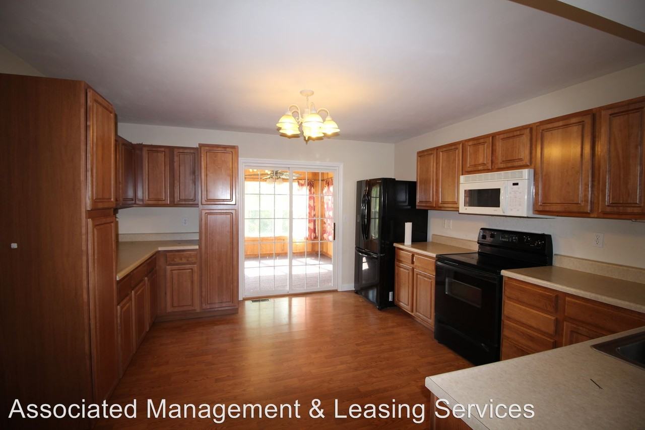 104 Stonebrooke Dr - Photo 2 of 10