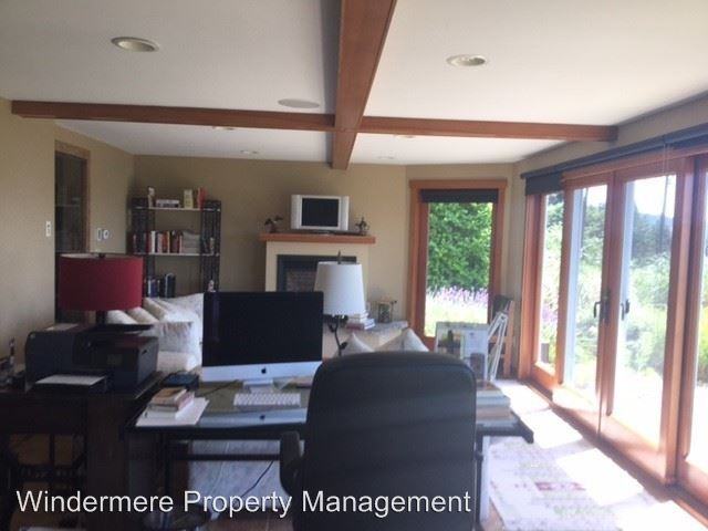 988 Chuckanut Dr - Photo 2 of 17
