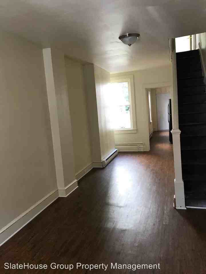 135 Howard Ave - Photo 2 of 8