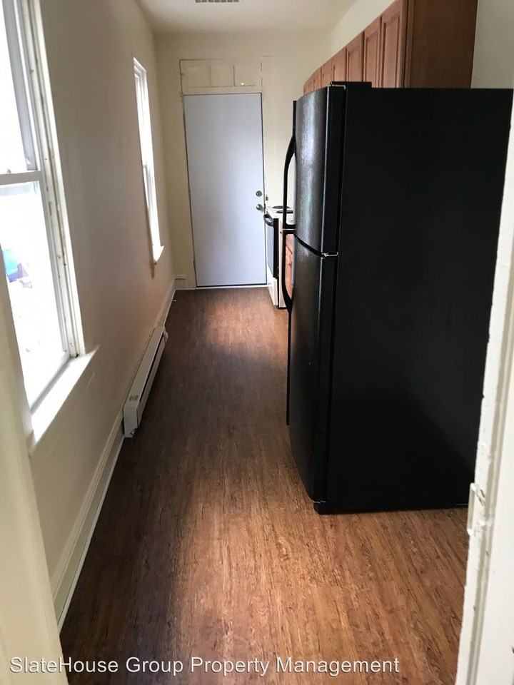 135 Howard Ave - Photo 3 of 8