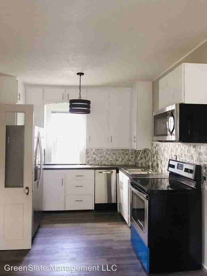 924 S 31st St - Photo 2 of 19