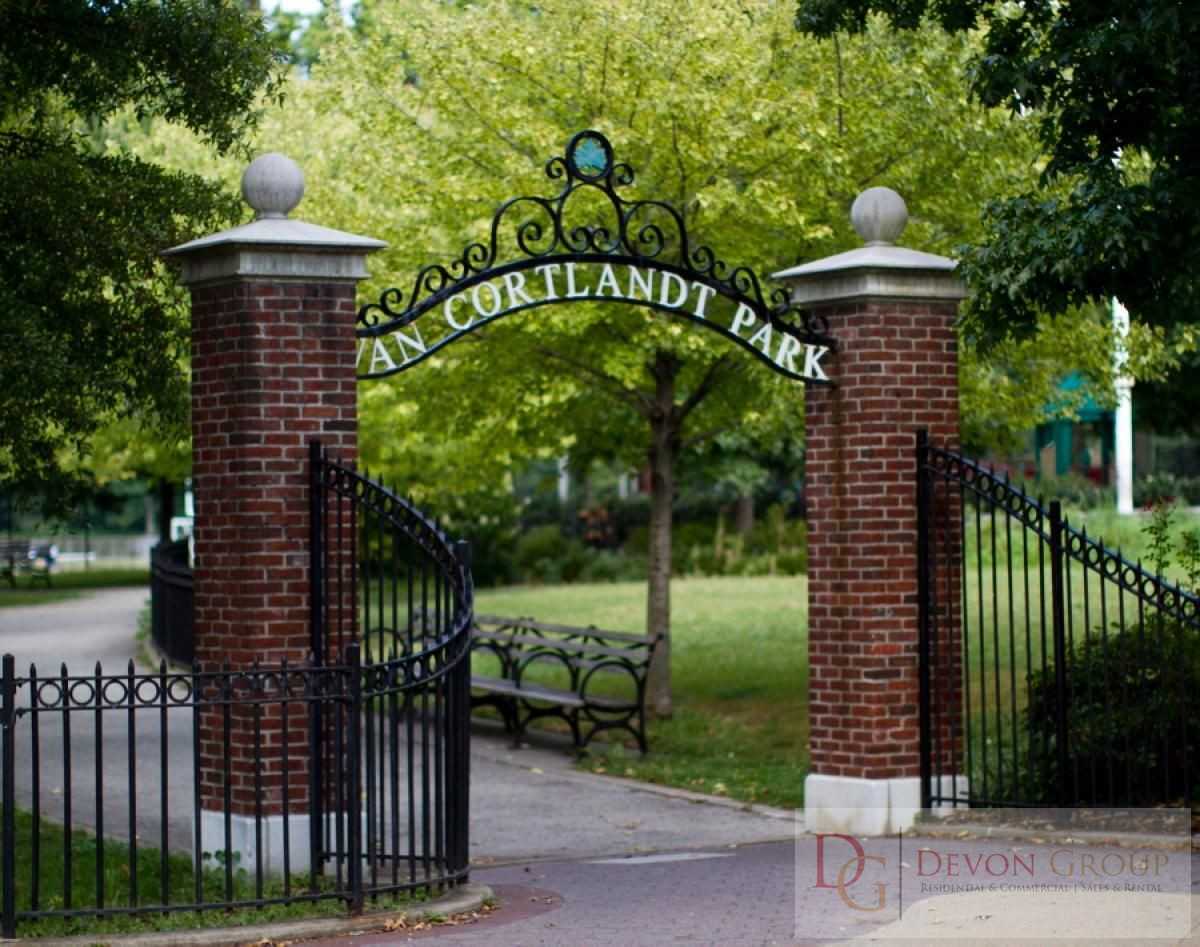 3426 Irwin Avenue GL - Photo 2 of 5