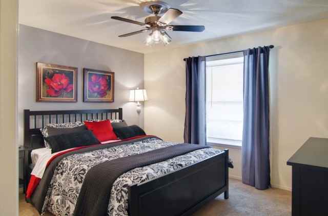 Fox Hall - Photo 3 of 12