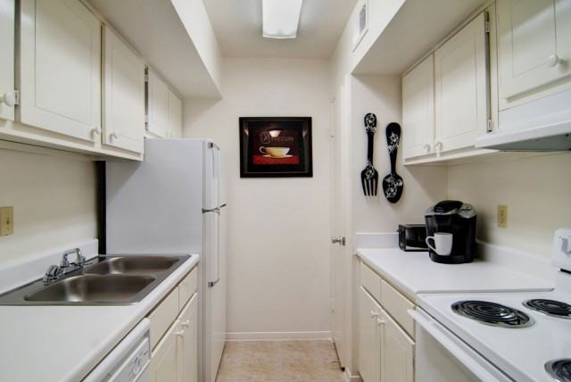 Fox Hall Apartments 8222 Kingsbrook Road, Houston, TX 77024 Zumper