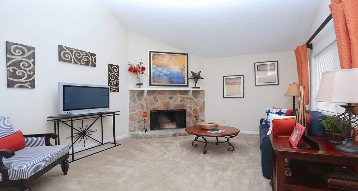 Columns at Lake Ridge - Photo 2 of 17