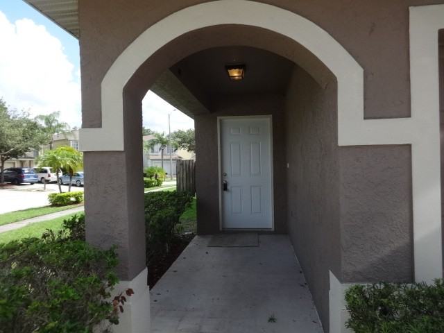 1648 Prowmore Dr - Photo 2 of 15