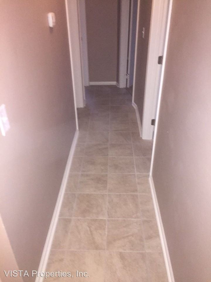 3201 Patricia Dr - Photo 3 of 10