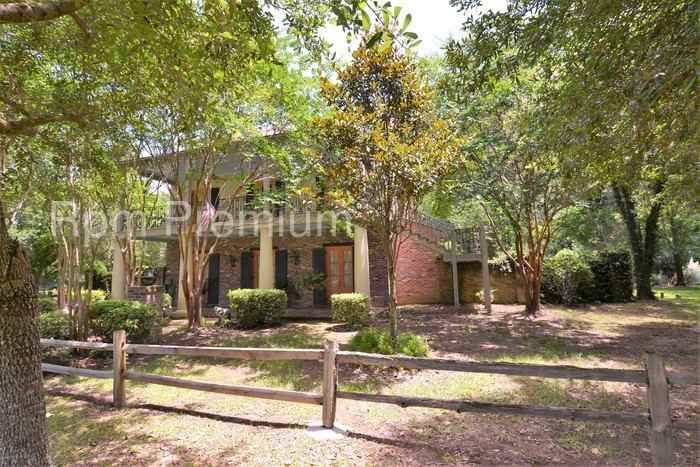 5844 Alexander Dr - Photo 3 of 50