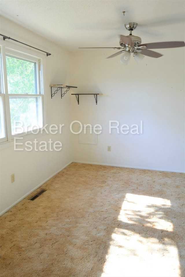 350 Wind River Ave - Photo 3 of 9