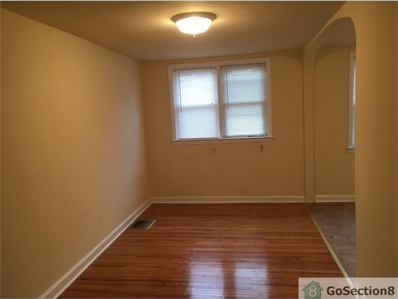 139 Golf Rd - Photo 3 of 8