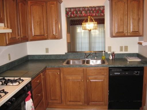 1684 Edgebrooke Ct - Photo 3 of 8