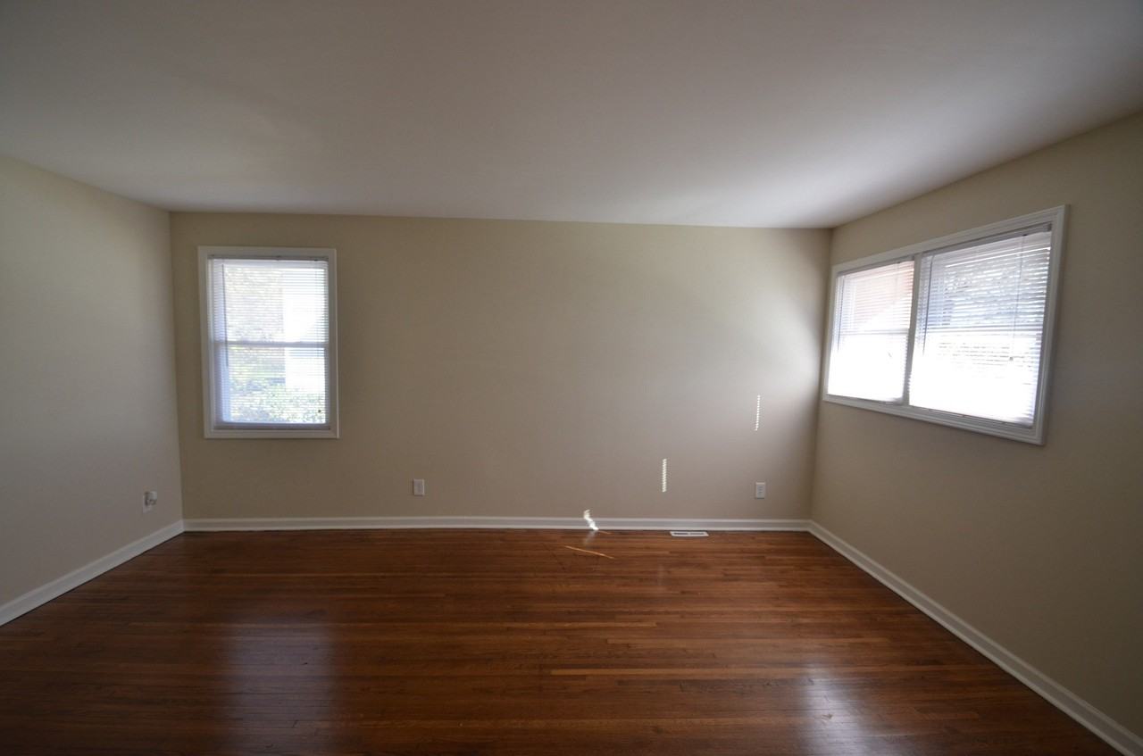 3300 Ross Ave - Photo 3 of 3