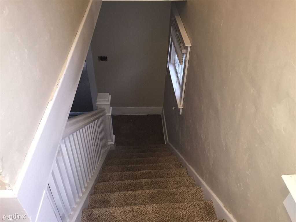 1724 Maplewood Ave - Photo 3 of 8