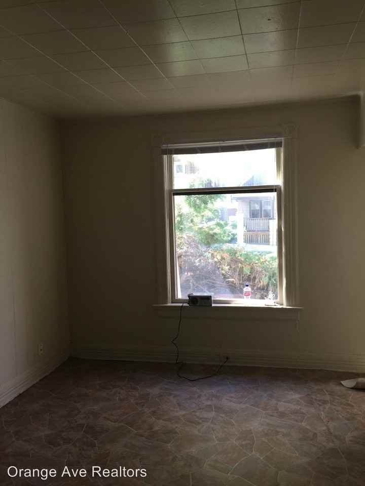 4034 N 6th St - Photo 3 of 7