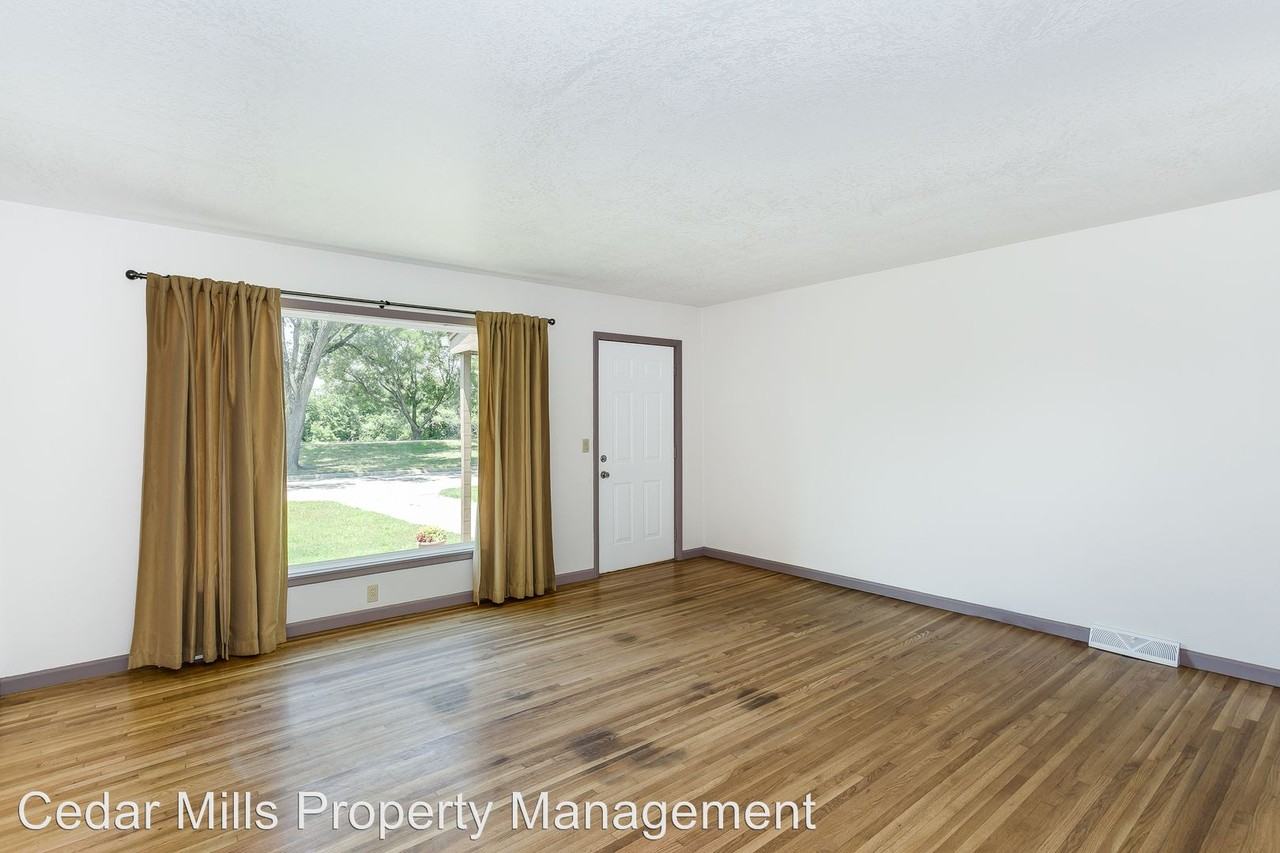 3340 Washington S - Photo 3 of 10