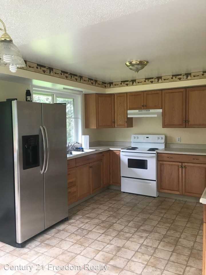 43880 Ross Dr - Photo 2 of 9