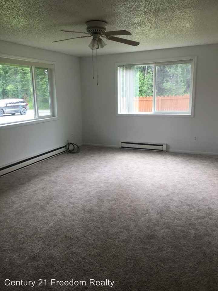 43880 Ross Dr - Photo 3 of 9