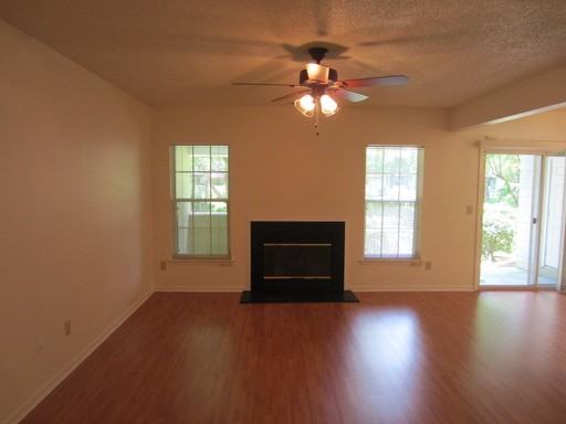 19831 Henderson Rd - Photo 3 of 21