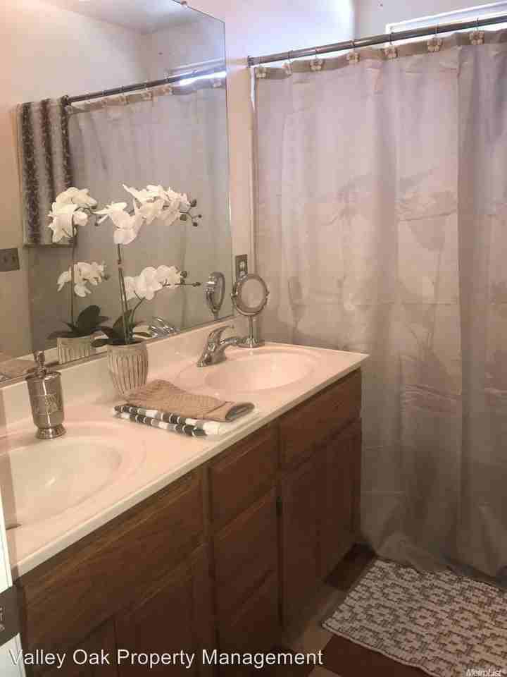 3043 Astoria Ct - Photo 3 of 5