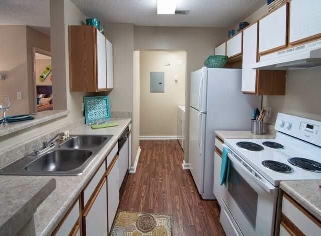 Echelon Park - Photo 2 of 20