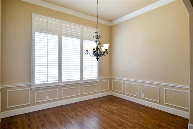 3310 University Park Ln - Photo 3 of 25